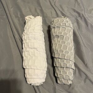 Womens Textured Leggings - White and Gray